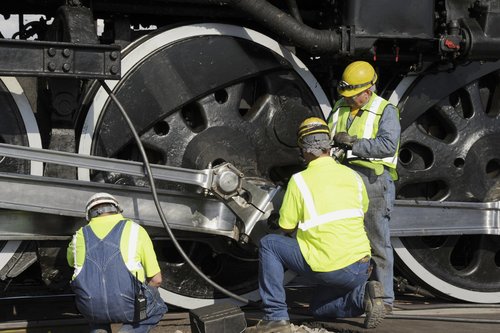 [Maintaining Union Pacific 844, During Stop at Casa Grande]